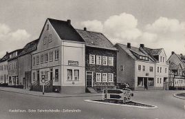 Hier geht es zur Karte mit dem Motiv 'Ganz unten an der Zeller Straße' Hier geht es zur Karte mit dem Motiv 'Ganz unten an der Zeller Straße'