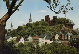 Hier geht es zur Karte mit dem Motiv 'Blick unter Baum hindurch auf Kastellauner Burg'