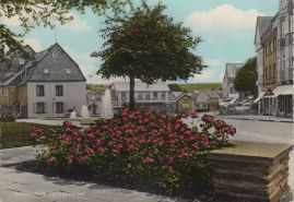 Hier geht es zur Karte mit dem Motiv 'Springbrunnen zwischen Marktplatz und Allee' Hier geht es zur Karte mit dem Motiv 'Springbrunnen zwischen Marktplatz und Allee'