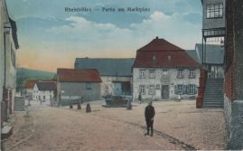 Hier geht es zur Karte mit dem Motiv 'Marktplatz an unbefestigter Straße' Hier geht es zur Karte mit dem Motiv 'Marktplatz an unbefestigter Straße'