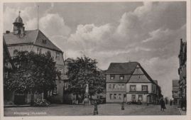 Hier geht es zur Karte mit dem Motiv 'Schwarzweißer Blick auf den Marktplatz' Hier geht es zur Karte mit dem Motiv 'Schwarzweißer Blick auf den Marktplatz'
