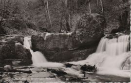 Hier geht es zur Karte mit dem Motiv 'Zweigeteilter Wasserfall' Hier geht es zur Karte mit dem Motiv 'Zweigeteilter Wasserfall'