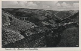 Hier geht es zur Karte mit dem Motiv 'Bahnlinie auf waldigem Talhang' Hier geht es zur Karte mit dem Motiv 'Bahnlinie auf waldigem Talhang'