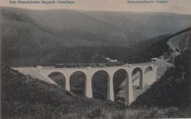 Hier geht es zur Karte mit dem Motiv 'Zug mit zwei Loks auf dem Viadukt'