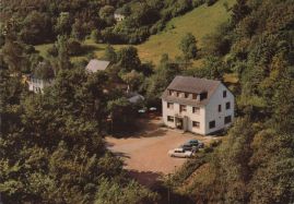 Hier geht es zur Karte mit dem Motiv 'Blick hinab zur Pension Strauss-Mühle' Hier geht es zur Karte mit dem Motiv 'Blick hinab zur Pension Strauss-Mühle'