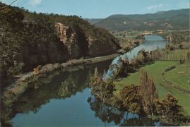Hier geht es zur Karte mit dem Motiv 'Derwent River im Süden der Insel' Hier geht es zur Karte mit dem Motiv 'Derwent River im Süden der Insel'
