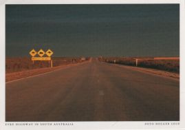 Hier geht es zur Karte mit dem Motiv 'Der Eyre Highway inmitten trockener Landschaft' Hier geht es zur Karte mit dem Motiv 'Der Eyre Highway inmitten trockener Landschaft'