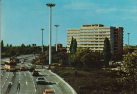 Hier geht es zur Karte mit dem Motiv 'Hotel Ramada an breiter Straße' Hier geht es zur Karte mit dem Motiv 'Hotel Ramada an breiter Straße'