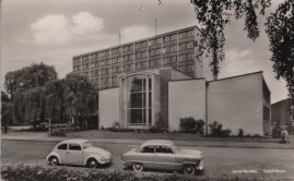 Hier geht es zur Karte mit dem Motiv 'Viele Fahrräder vor ehemaligem Stadthaus' Hier geht es zur Karte mit dem Motiv 'Viele Fahrräder vor ehemaligem Stadthaus'
