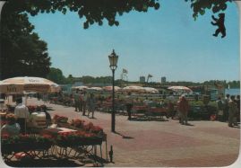 Hier geht es zur Karte mit dem Motiv 'Biergartentische an der Greenwichpromenade' Hier geht es zur Karte mit dem Motiv 'Biergartentische an der Greenwichpromenade'