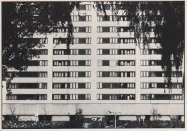 Hier geht es zur Karte mit dem Motiv 'Blick auf eines der Hochhäuser' Hier geht es zur Karte mit dem Motiv 'Blick auf eines der Hochhäuser'