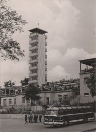 Hier geht es zur Karte mit dem Motiv 'Ein Bus vor dem Müggelturm' Hier geht es zur Karte mit dem Motiv 'Ein Bus vor dem Müggelturm'