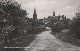 Hier geht es zur Karte mit dem Motiv 'Schlaglöcher und eine schmutzige Kirche' Hier geht es zur Karte mit dem Motiv 'Schlaglöcher und eine schmutzige Kirche'