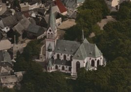 Hier geht es zur Karte mit dem Motiv 'Blick vom Himmel auf die Kirche'