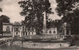 Hier geht es zur Karte mit dem Motiv 'Schloss Glienicke mit Springbrunnen' Hier geht es zur Karte mit dem Motiv 'Schloss Glienicke mit Springbrunnen'