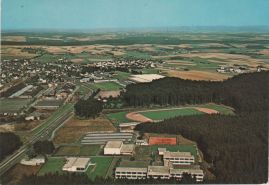 Hier geht es zur Karte mit dem Motiv 'Werksgelände und Sportplatz aus der Luft' Hier geht es zur Karte mit dem Motiv 'Werksgelände und Sportplatz aus der Luft'