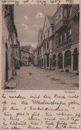 Hier geht es zur Karte mit dem Motiv 'Zwei Hühner auf der Marktstraße' Hier geht es zur Karte mit dem Motiv 'Zwei Hühner auf der Marktstraße'