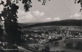 Hier geht es zur Karte mit dem Motiv 'Blick von oben auf das Dorf' Hier geht es zur Karte mit dem Motiv 'Blick von oben auf das Dorf'