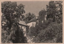 Hier geht es zur Karte mit dem Motiv 'Aufblick zu den Schlossgebäuden'