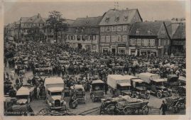 Hier geht es zur Karte mit dem Motiv 'Buntes Treiben beim Viehmarkt'