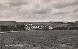 Hier geht es zur Karte mit dem Motiv 'Das Dorf in der Mulde' Hier geht es zur Karte mit dem Motiv 'Das Dorf in der Mulde'