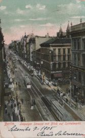 Hier geht es zur Karte mit dem Motiv 'Blick von droben auf Leipziger Straße' Hier geht es zur Karte mit dem Motiv 'Blick von droben auf Leipziger Straße'