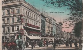 Hier geht es zur Karte mit dem Motiv 'Betrieb vor dem Victoria Café' Hier geht es zur Karte mit dem Motiv 'Betrieb vor dem Victoria Café'