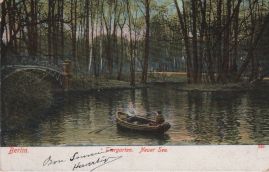 Hier geht es zur Karte mit dem Motiv 'Ruderboot auf dem Neuen See' Hier geht es zur Karte mit dem Motiv 'Ruderboot auf dem Neuen See'