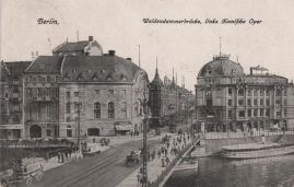 Hier geht es zur Karte mit dem Motiv 'Kutschen auf der Weidendammer Brücke'
