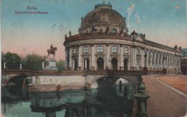 Hier geht es zur Karte mit dem Motiv 'Reiterstandbild am Museum' Hier geht es zur Karte mit dem Motiv 'Reiterstandbild am Museum'