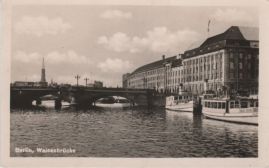 Hier geht es zur Karte mit dem Motiv 'Zwei Dampfer bei der ehemaligen Waisenbrücke' Hier geht es zur Karte mit dem Motiv 'Zwei Dampfer bei der ehemaligen Waisenbrücke'
