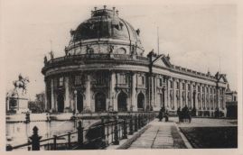 Hier geht es zur Karte mit dem Motiv 'Das Bode-Musum auf der Insel' Hier geht es zur Karte mit dem Motiv 'Das Bode-Musum auf der Insel'