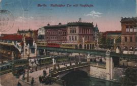 Hier geht es zur Karte mit dem Motiv 'Hochbahn über einer Brücke' Hier geht es zur Karte mit dem Motiv 'Hochbahn über einer Brücke'