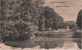 Hier geht es zur Karte mit dem Motiv 'Teich im Stadtpark' Hier geht es zur Karte mit dem Motiv 'Teich im Stadtpark'