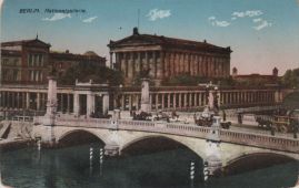 Hier geht es zur Karte mit dem Motiv 'Nationalgalerie hinter Spreebrücke' Hier geht es zur Karte mit dem Motiv 'Nationalgalerie hinter Spreebrücke'