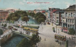 Hier geht es zur Karte mit dem Motiv 'Straßenbahn auf der Potsdamer Brücke' Hier geht es zur Karte mit dem Motiv 'Straßenbahn auf der Potsdamer Brücke'