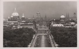 Hier geht es zur Karte mit dem Motiv 'Eine sehr breite Straße' Hier geht es zur Karte mit dem Motiv 'Eine sehr breite Straße'