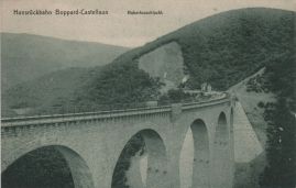 Hier geht es zur Karte mit dem Motiv 'In einer Kurve über die Schlucht'