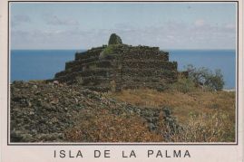 Hier geht es zur Karte mit dem Motiv 'Pyramide hoch über dem Meer' Hier geht es zur Karte mit dem Motiv 'Pyramide hoch über dem Meer'