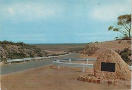 Hier geht es zur Karte mit dem Motiv 'Denkmal bei Eucla am Eyre Highway' Hier geht es zur Karte mit dem Motiv 'Denkmal bei Eucla am Eyre Highway'