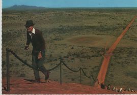 Hier geht es zur Karte mit dem Motiv 'Anstrengender Aufstieg auf den Uluru' Hier geht es zur Karte mit dem Motiv 'Anstrengender Aufstieg auf den Uluru'