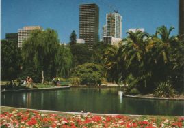 Hier geht es zur Karte mit dem Motiv 'Botanischer Garten vor der Skyline' Hier geht es zur Karte mit dem Motiv 'Botanischer Garten vor der Skyline'