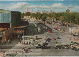 Hier geht es zur Karte mit dem Motiv 'Viel Verkehr am Bahnhof Zoo' Hier geht es zur Karte mit dem Motiv 'Viel Verkehr am Bahnhof Zoo'