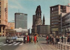 Hier geht es zur Karte mit dem Motiv 'Straßenbahn bei der Gedächtniskirche' Hier geht es zur Karte mit dem Motiv 'Straßenbahn bei der Gedächtniskirche'