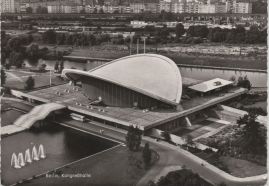 Hier geht es zur Karte mit dem Motiv 'Kongresshalle im Tiergarten aus der Luft'