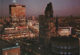 Hier geht es zur Karte mit dem Motiv 'Die nahezu unbeleuchtete Gedächtniskirche' Hier geht es zur Karte mit dem Motiv 'Die nahezu unbeleuchtete Gedächtniskirche'