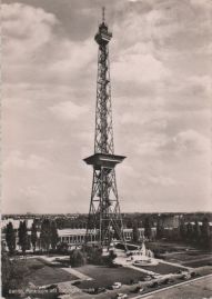 Hier geht es zur Karte mit dem Motiv 'Parken unmittelbar am Funkturm' Hier geht es zur Karte mit dem Motiv 'Parken unmittelbar am Funkturm'