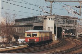Hier geht es zur Karte mit dem Motiv 'S-Bahn der Linie 5 am Zoo' Hier geht es zur Karte mit dem Motiv 'S-Bahn der Linie 5 am Zoo'