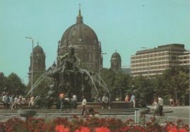 Hier geht es zur Karte mit dem Motiv 'Neptunbrunnen und Berliner Dom'