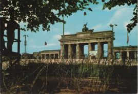 Hier geht es zur Karte mit dem Motiv 'DDR-Fahne auf Brandenburger Tor' Hier geht es zur Karte mit dem Motiv 'DDR-Fahne auf Brandenburger Tor'